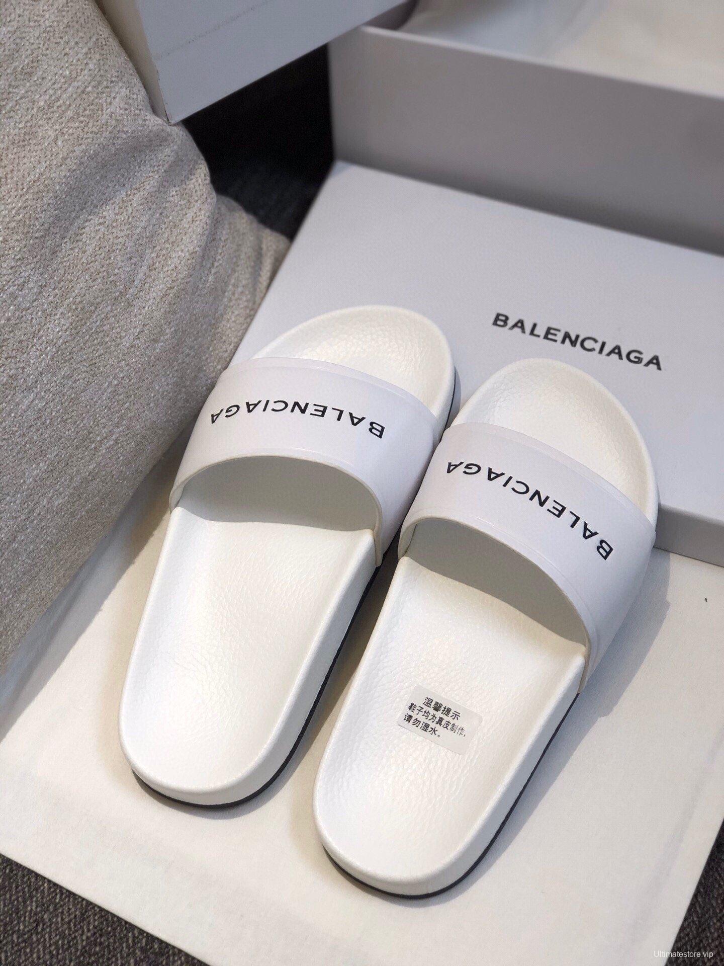 2 Color Men/Women Balenciaga Slipper Item 1092130