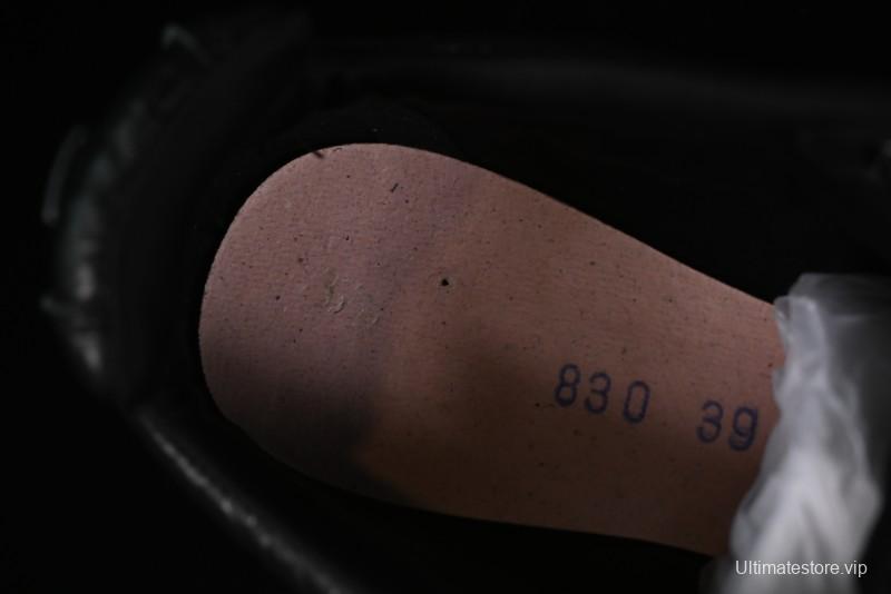 Alexander McQueen Flexion Retro Sneakers in Black with Diamond Grain Calfskin - 8.F6