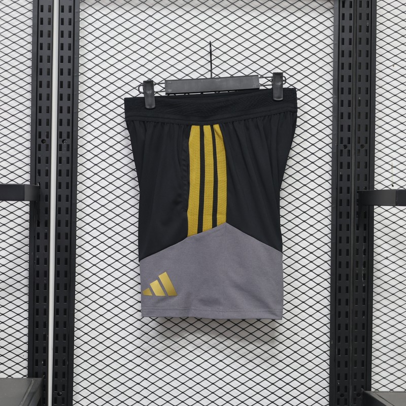Player Version 26/27 Juventus Black Shorts with Pockets